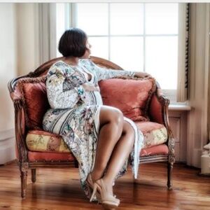 Bcbg maxazaria floral maxi dress size large, adjustable sleeves w slit in front